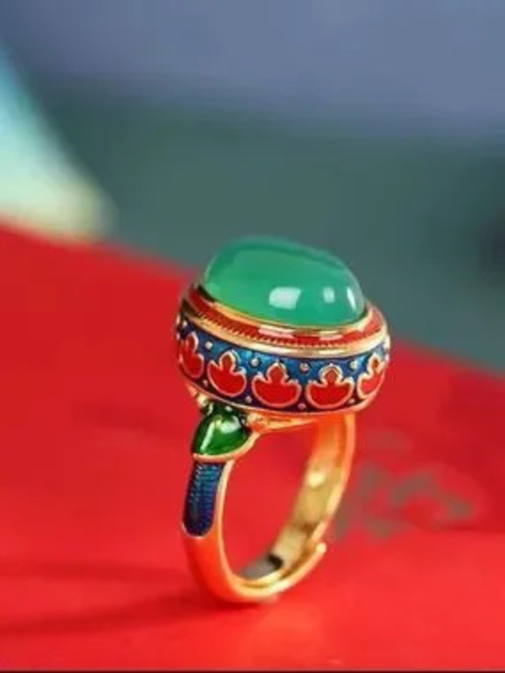 Vintage Imperial Green Agate Enamel Ring